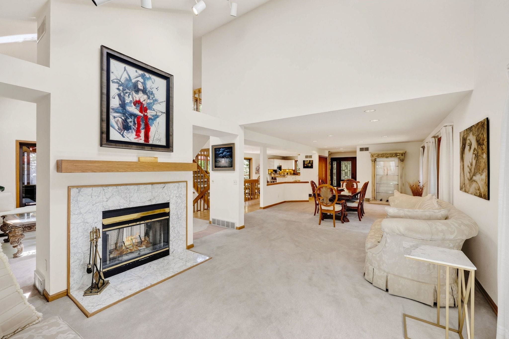 1 White Oaks Lane