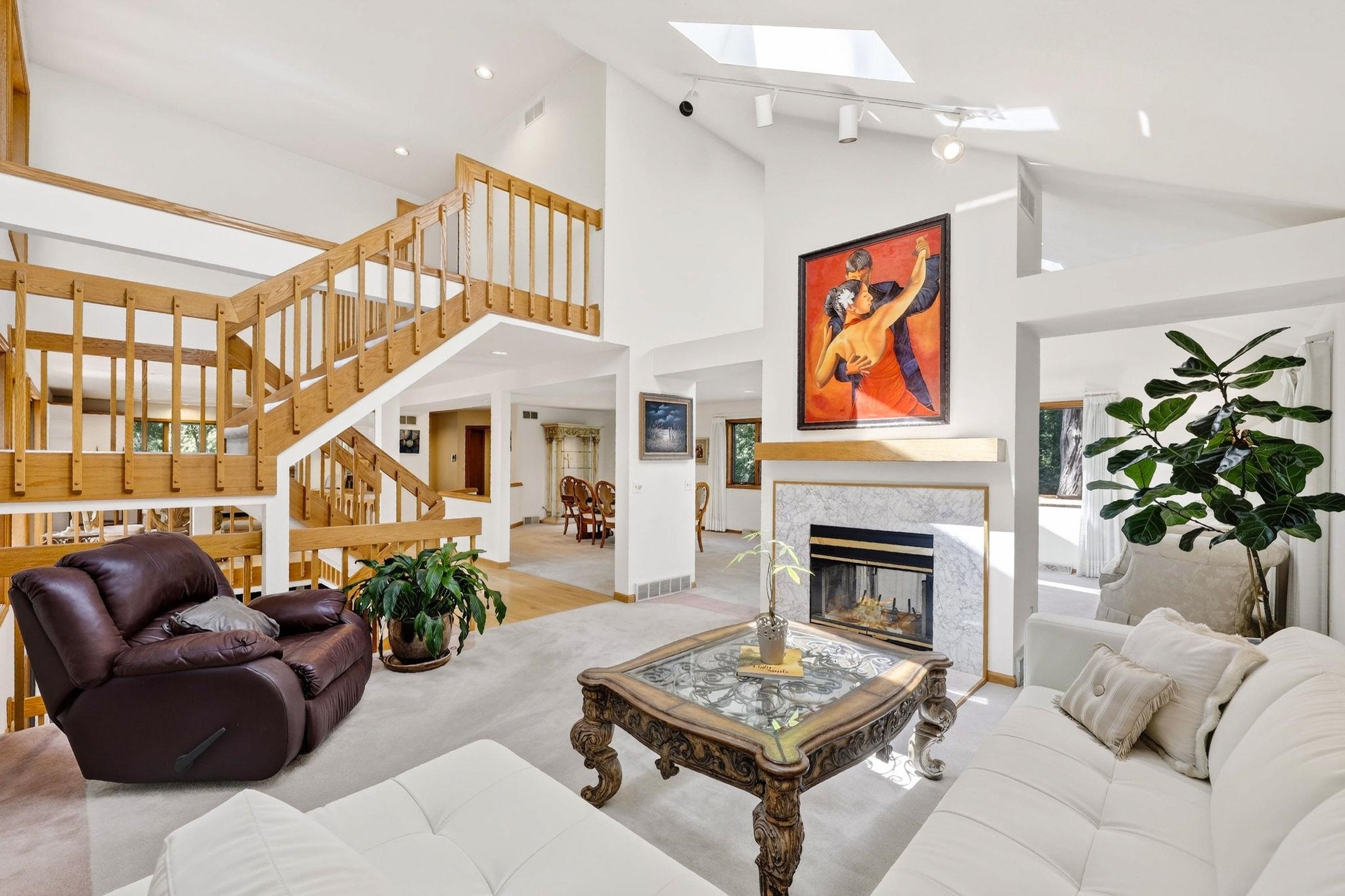 1 White Oaks Lane