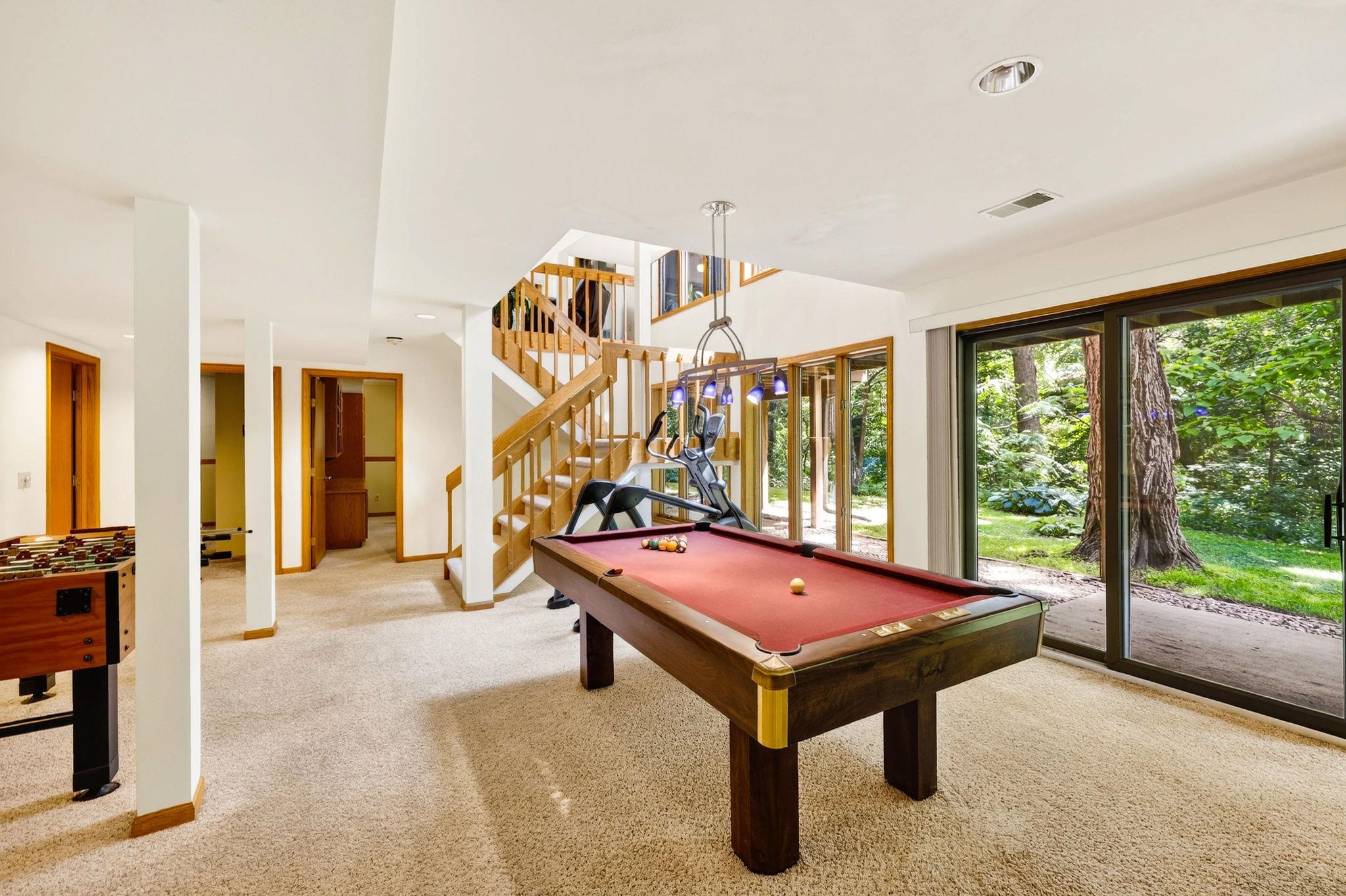 1 White Oaks Lane