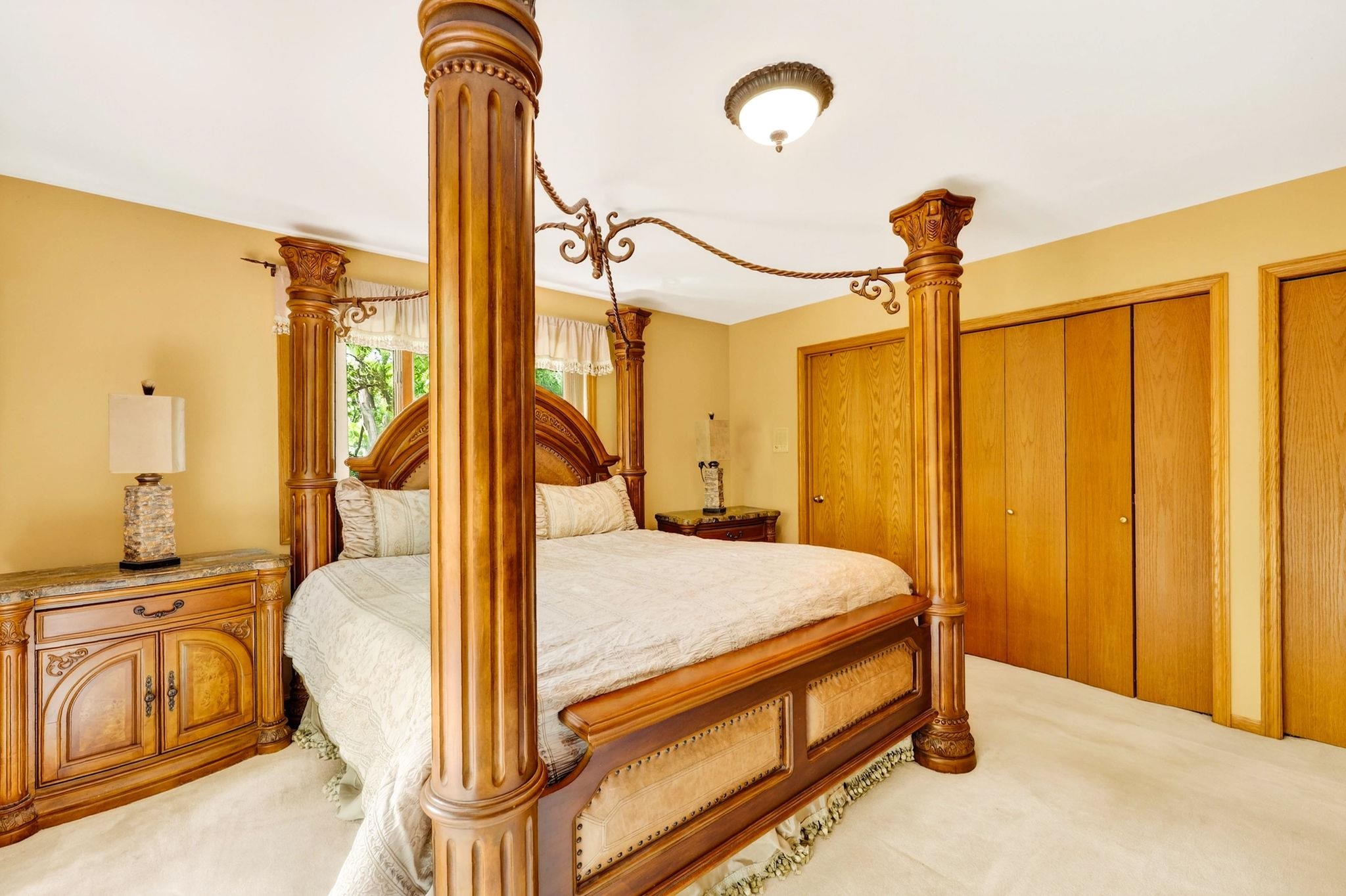 1 White Oaks Lane