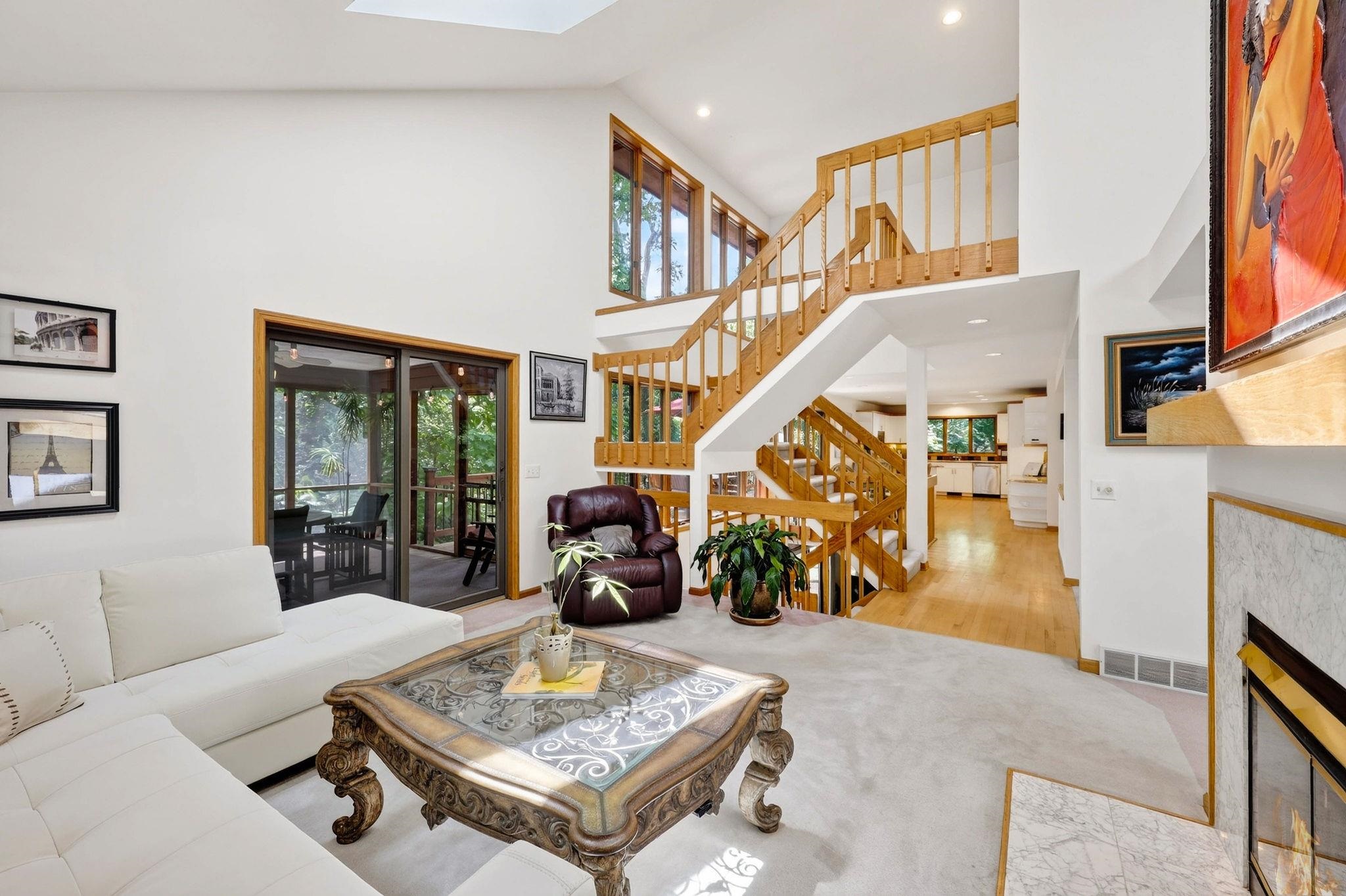 1 White Oaks Lane