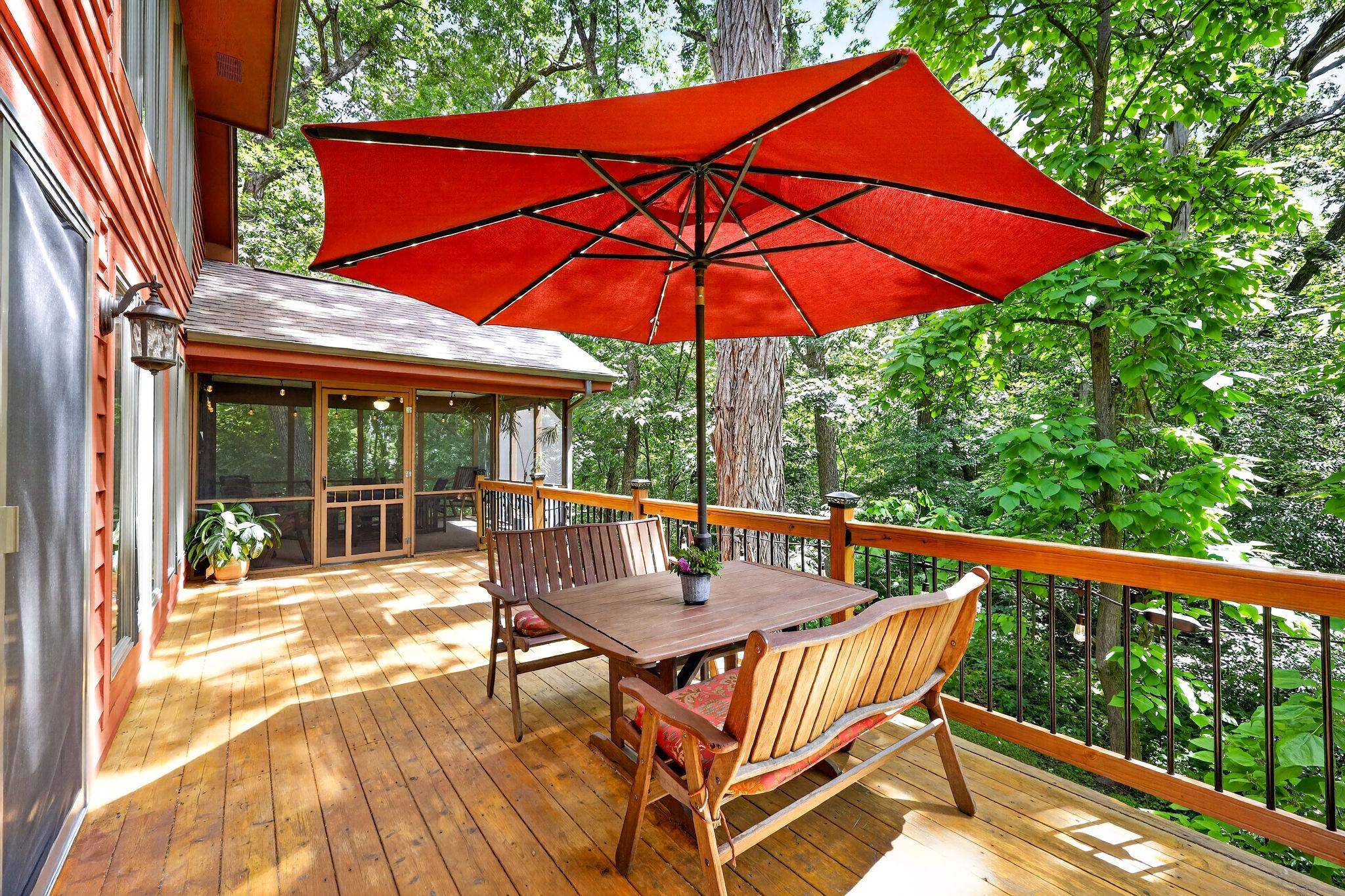 1 White Oaks Lane