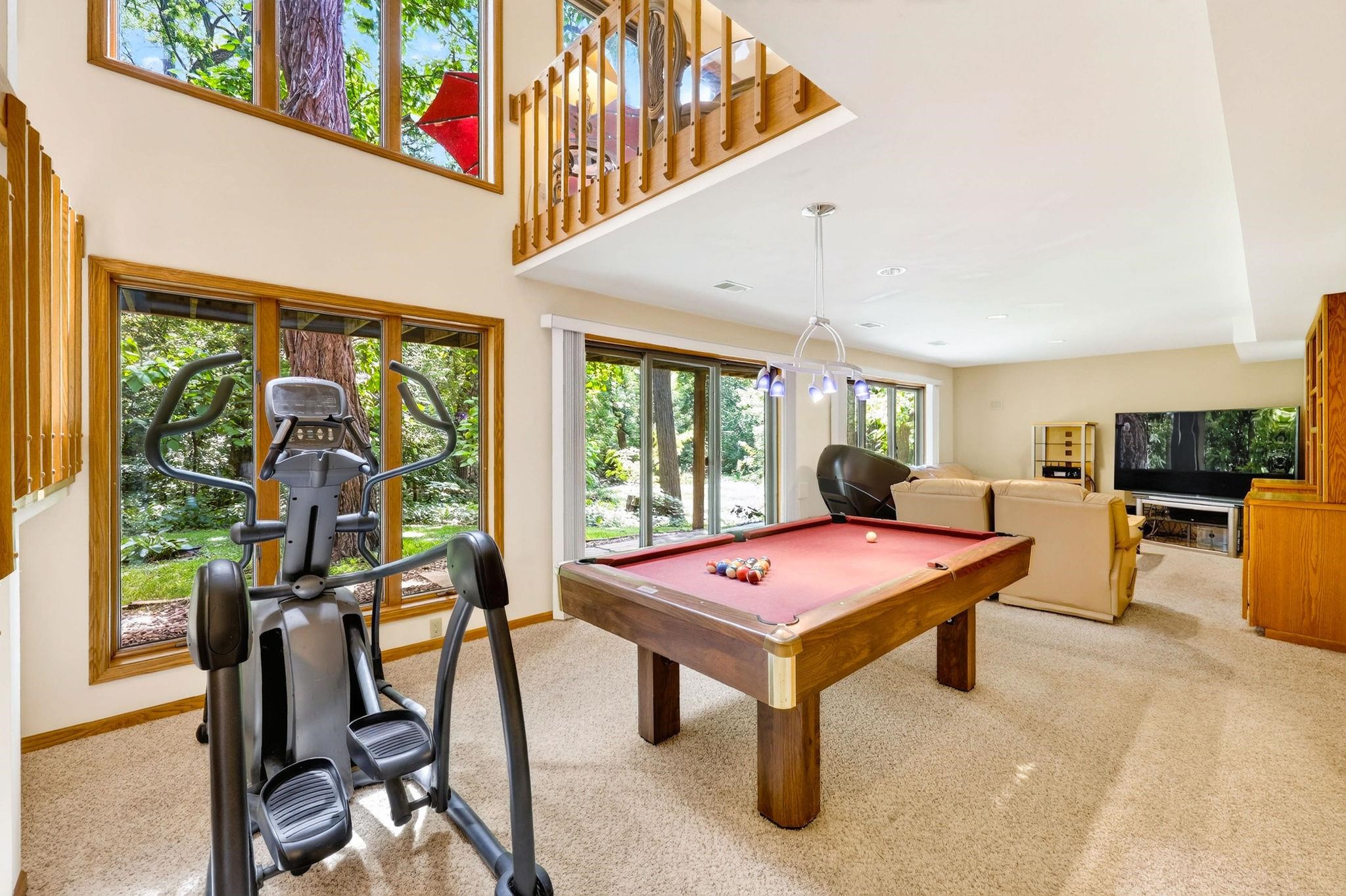 1 White Oaks Lane