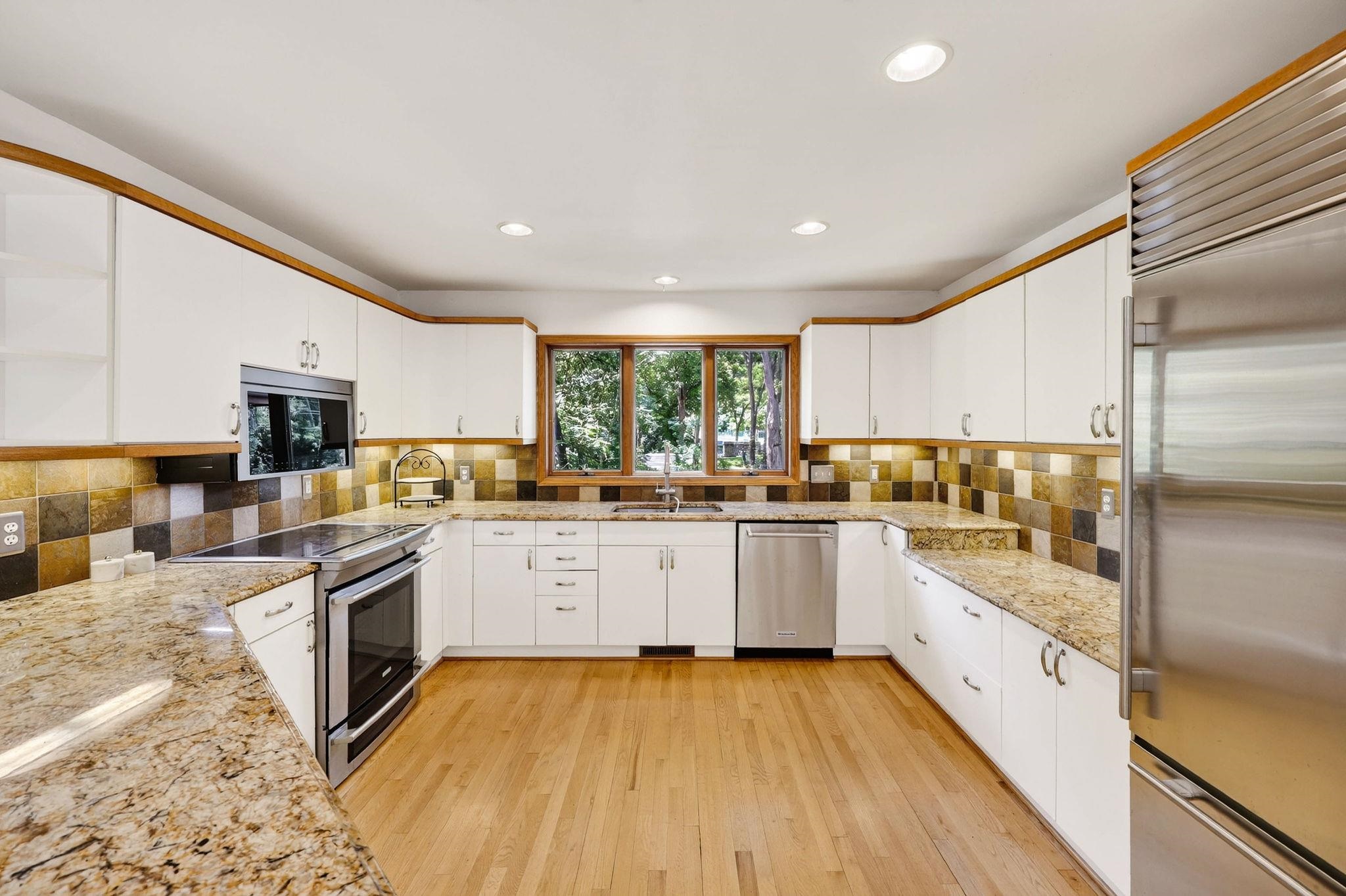 1 White Oaks Lane