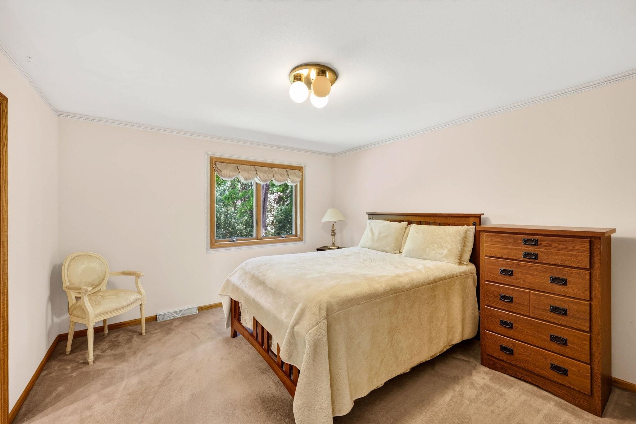 1 White Oaks Lane