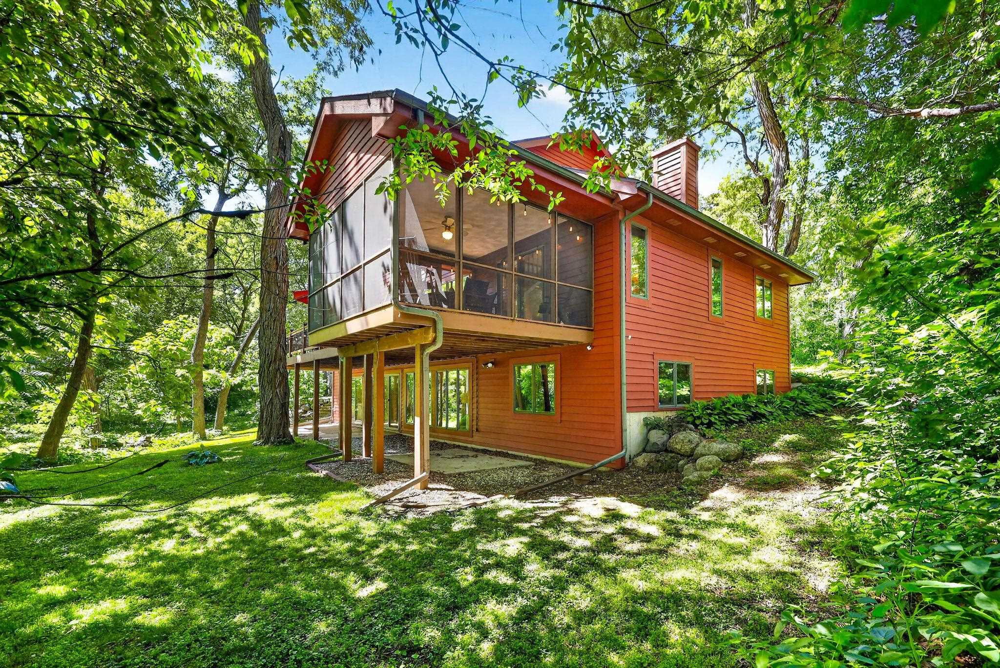 1 White Oaks Lane