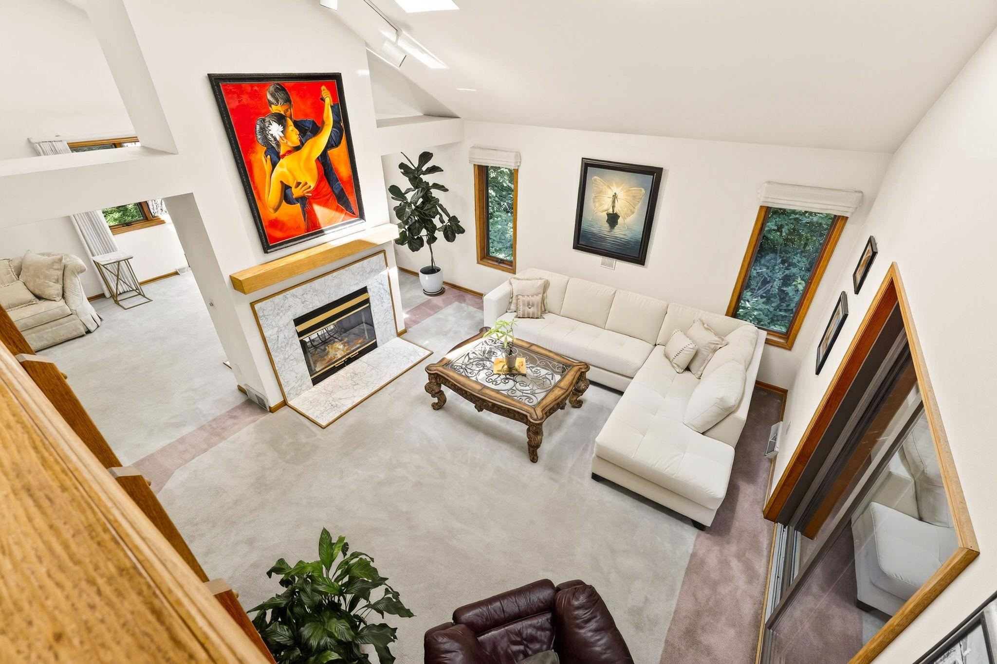 1 White Oaks Lane