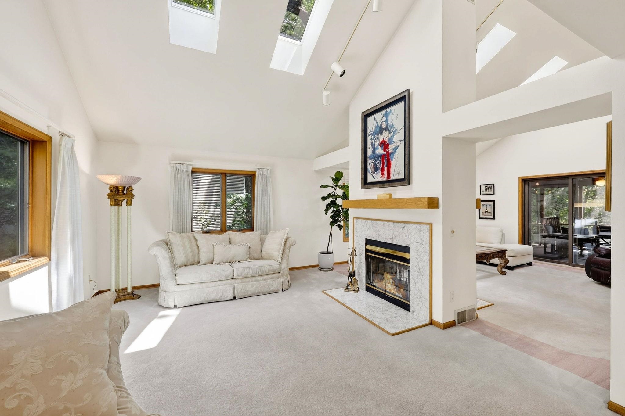 1 White Oaks Lane