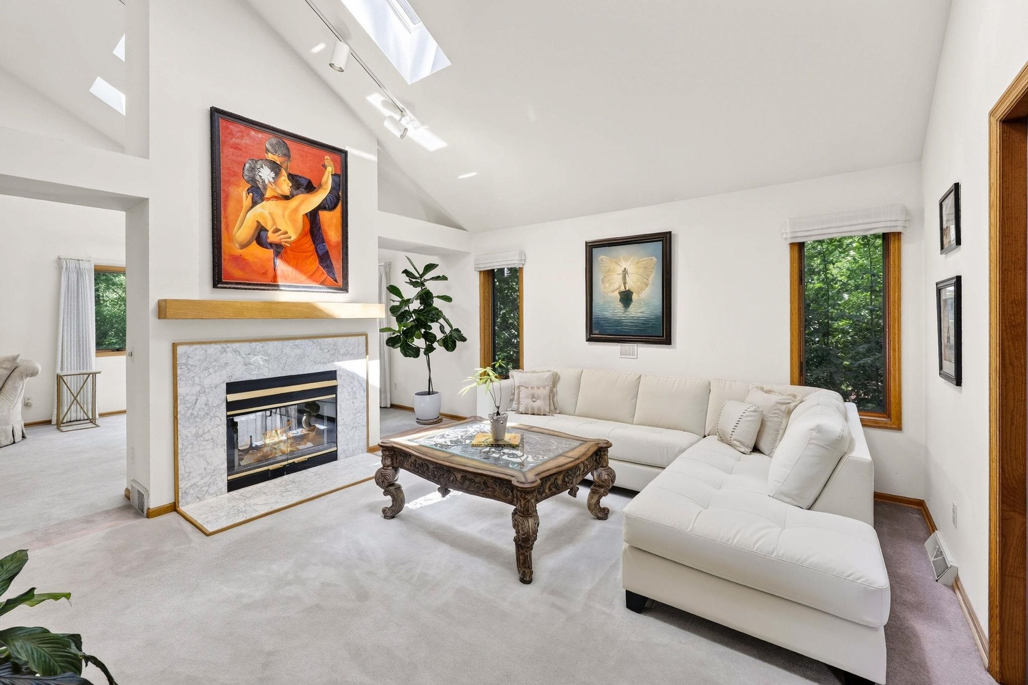 1 White Oaks Lane