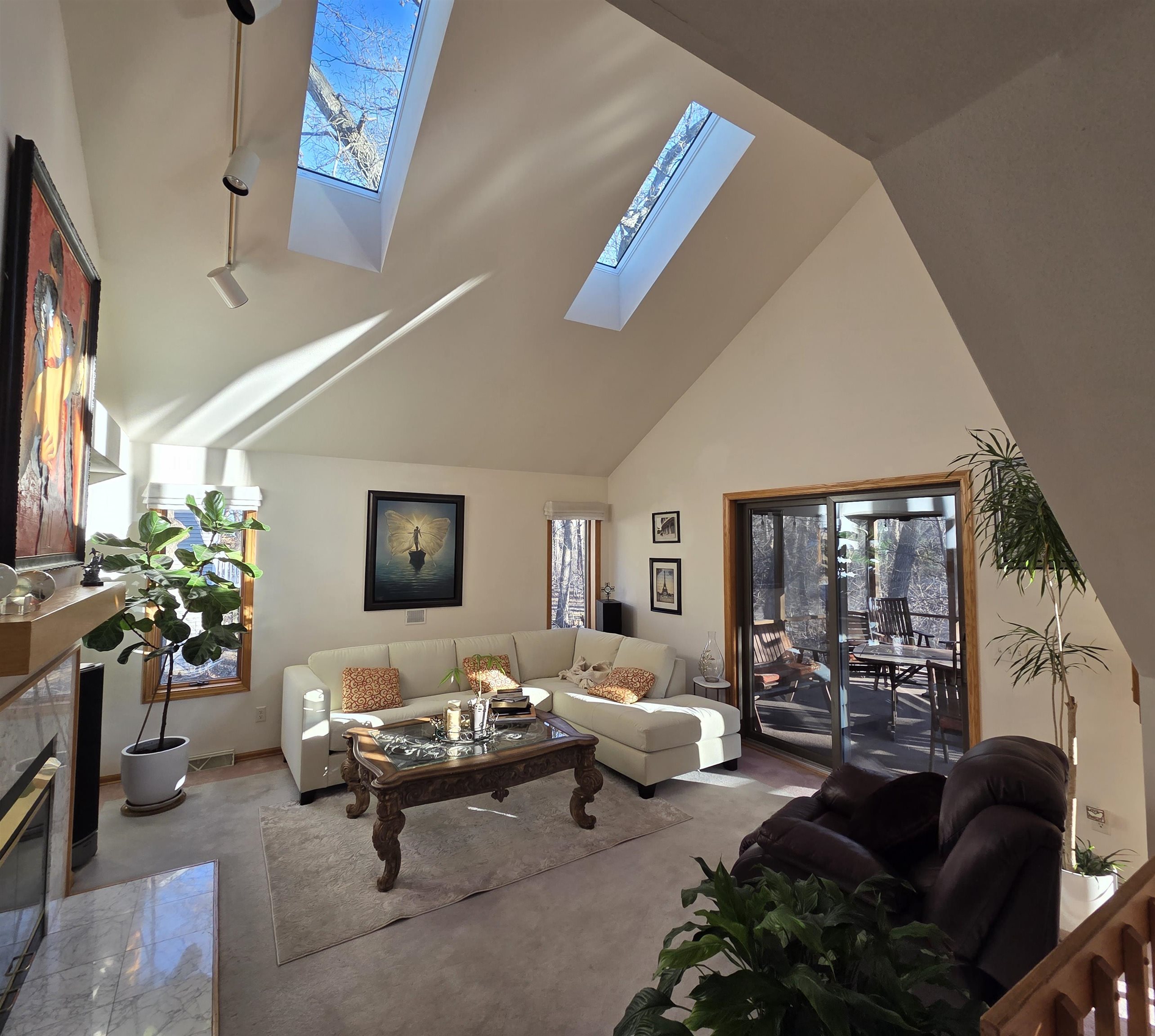 1 White Oaks Lane