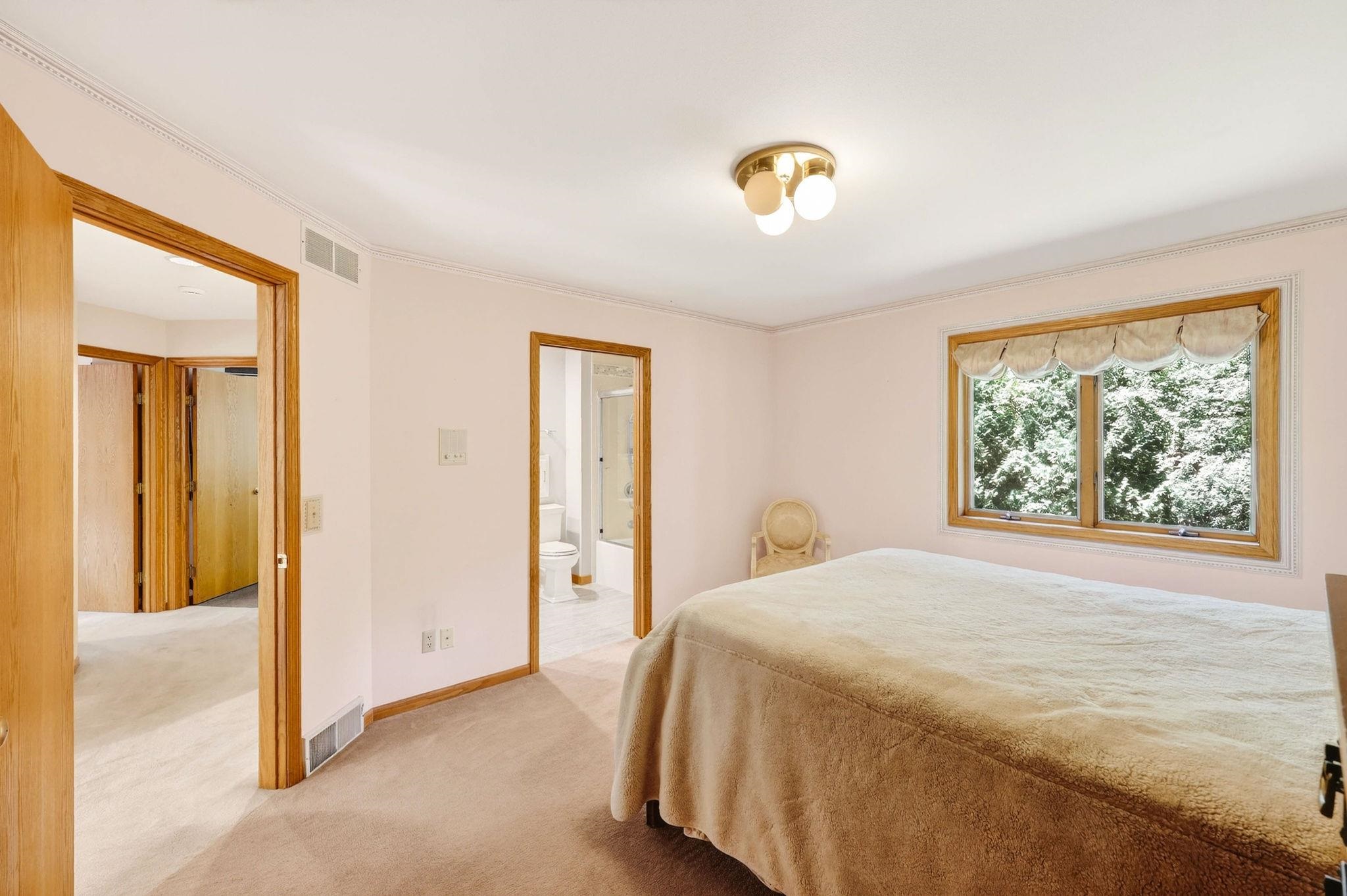 1 White Oaks Lane