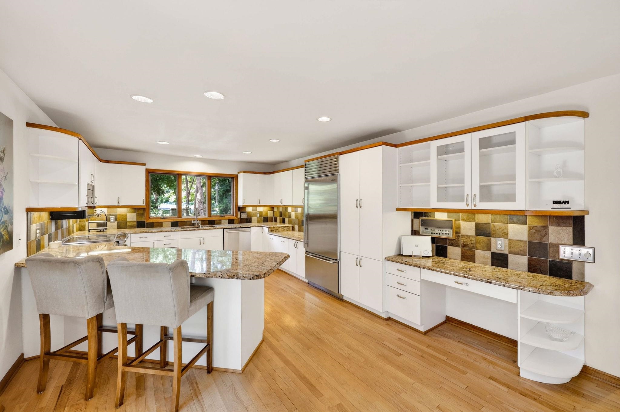 1 White Oaks Lane