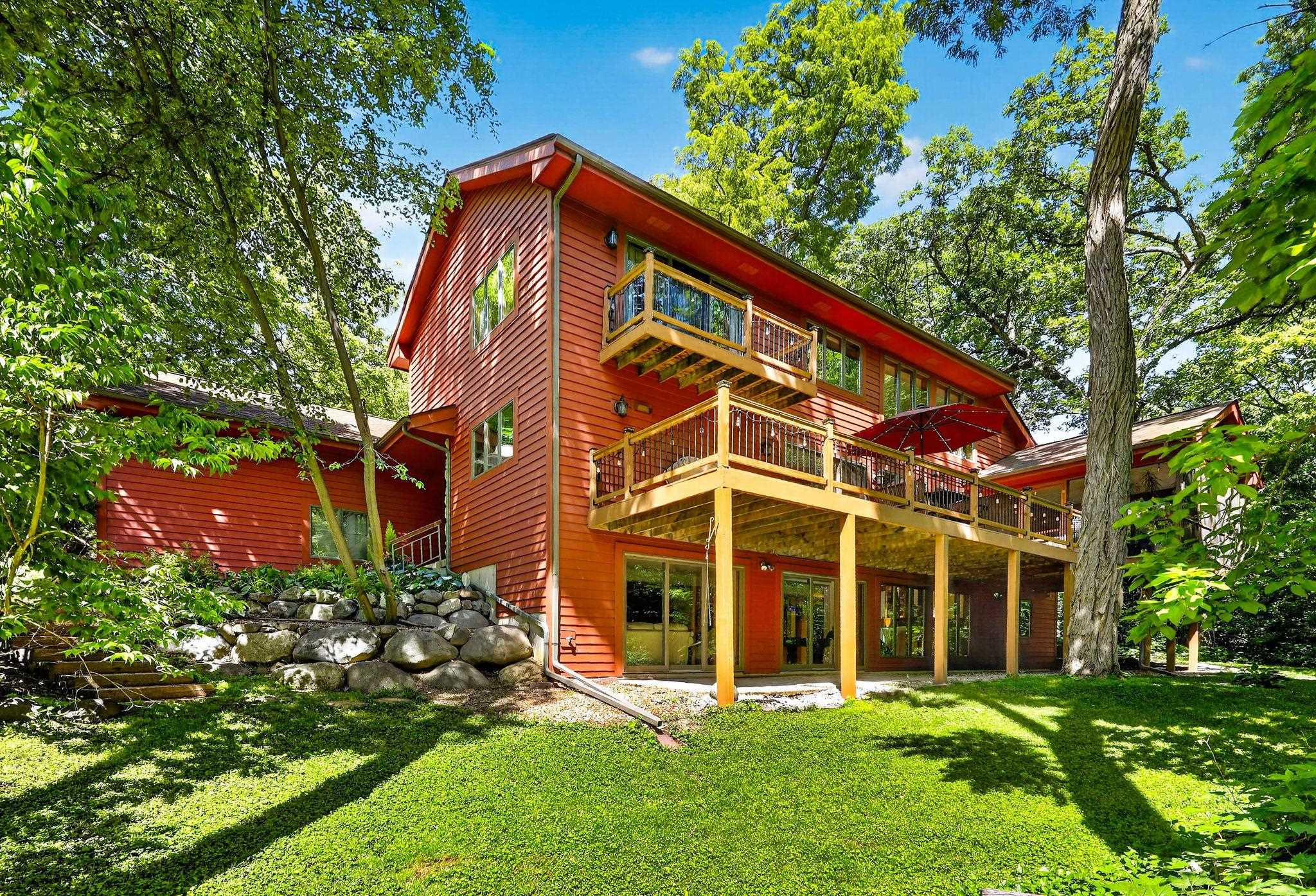 1 White Oaks Lane