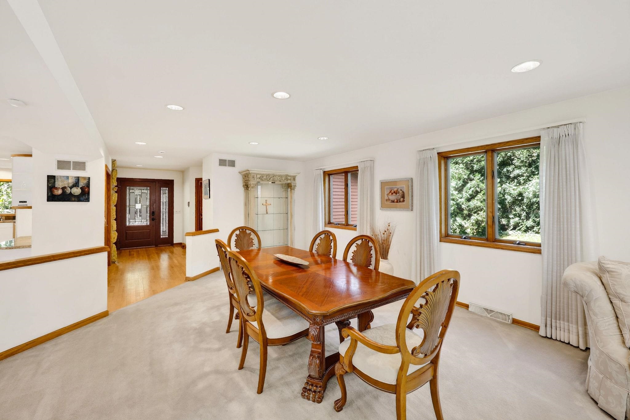 1 White Oaks Lane