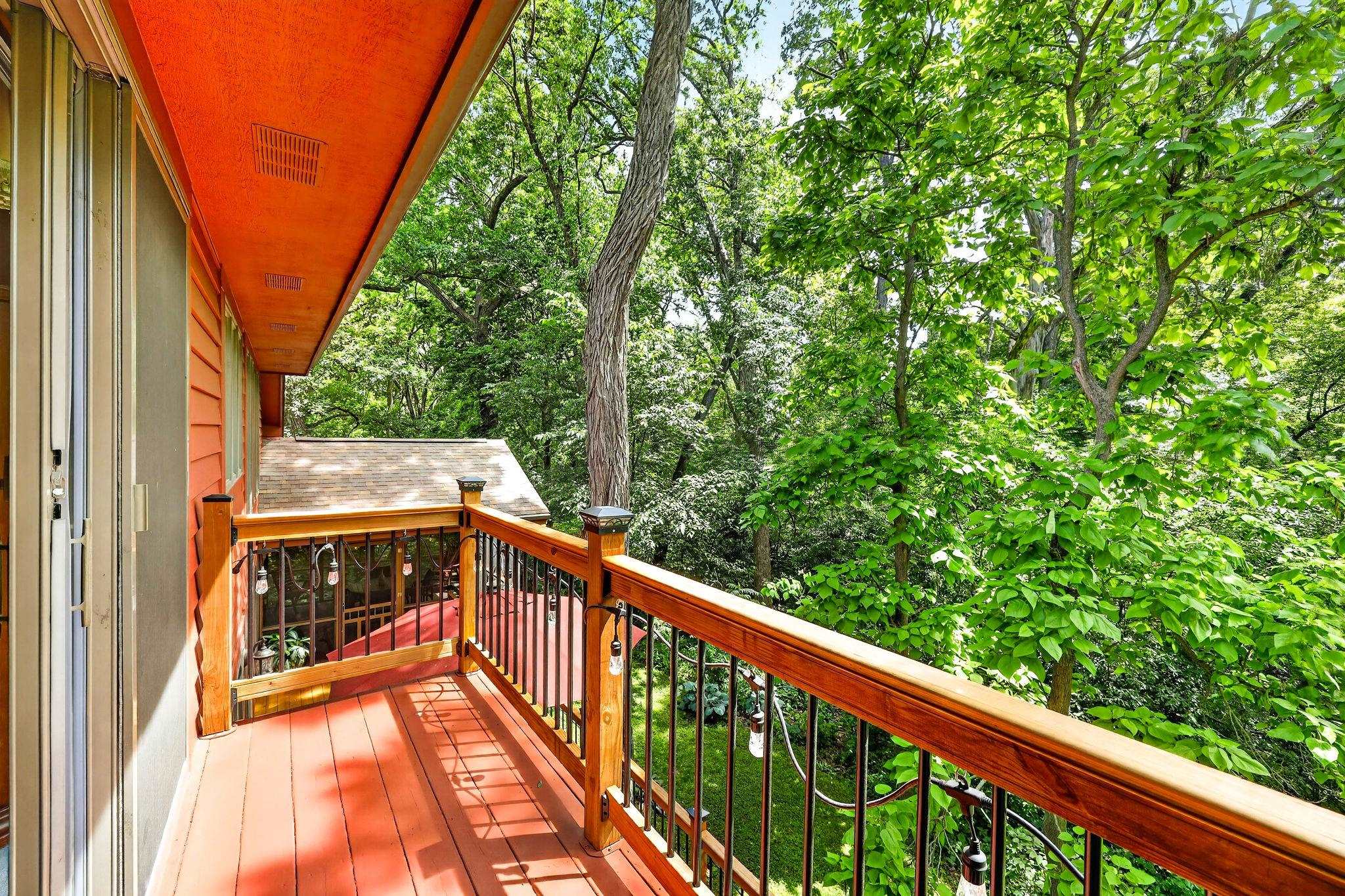 1 White Oaks Lane