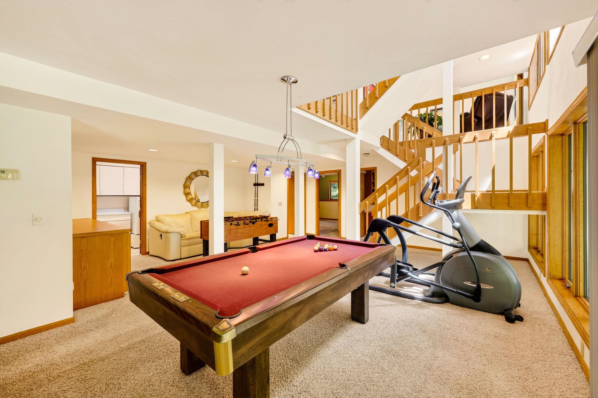 1 White Oaks Lane