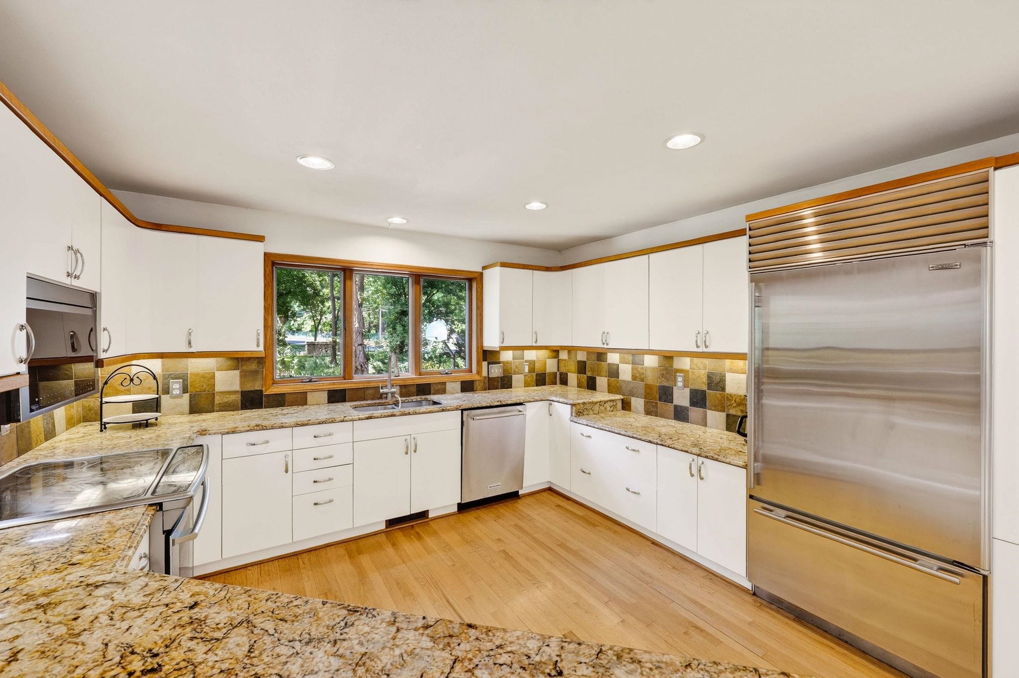 1 White Oaks Lane