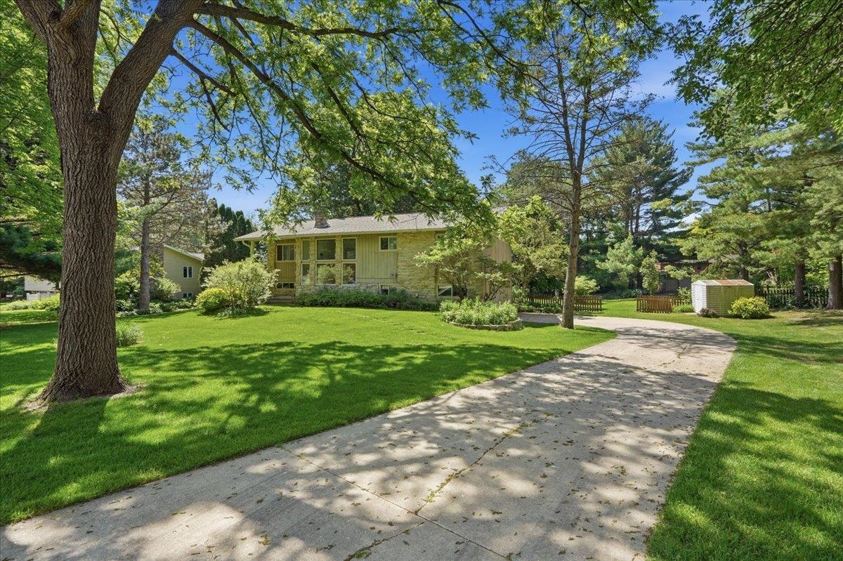 4938 Hickory Trail