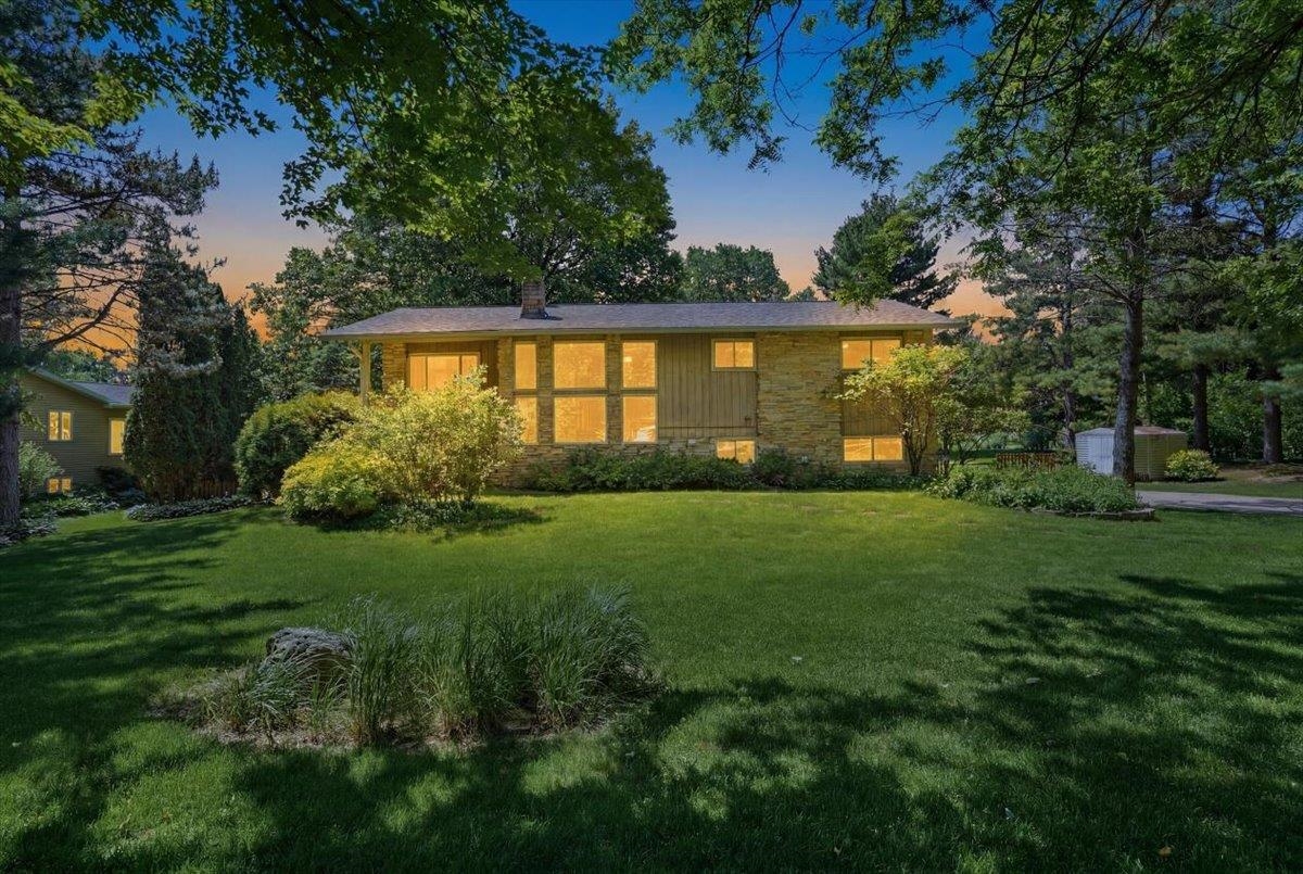 4938 Hickory Trail