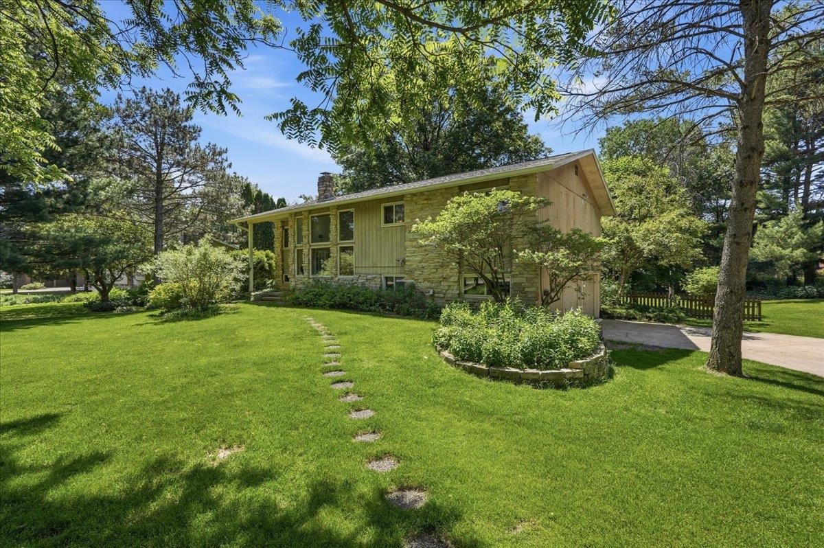4938 Hickory Trail