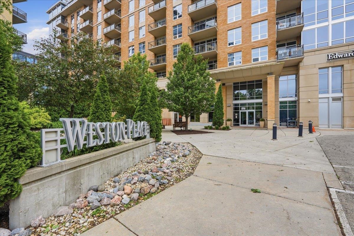 625 N Segoe Road 1100
