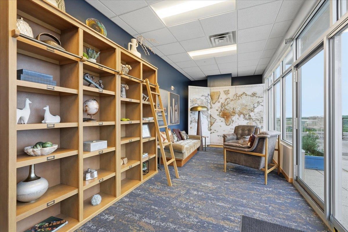 625 N Segoe Road 1100