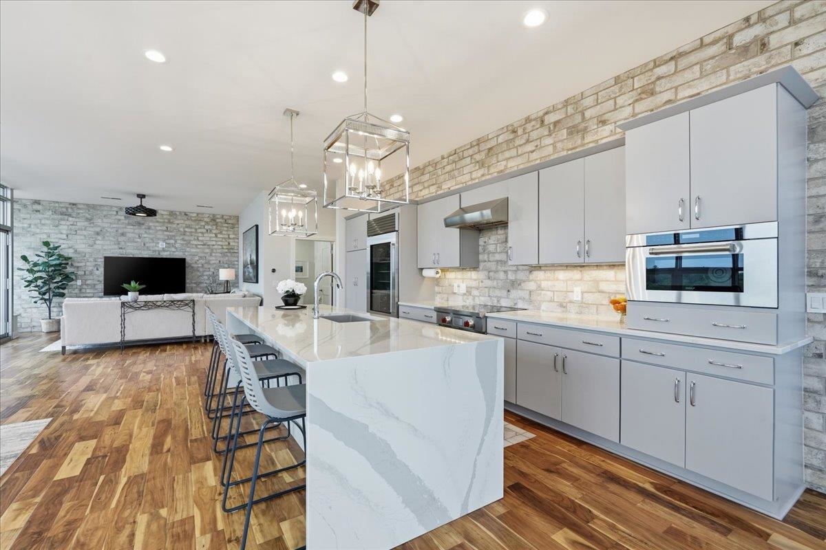 625 N Segoe Road 1100