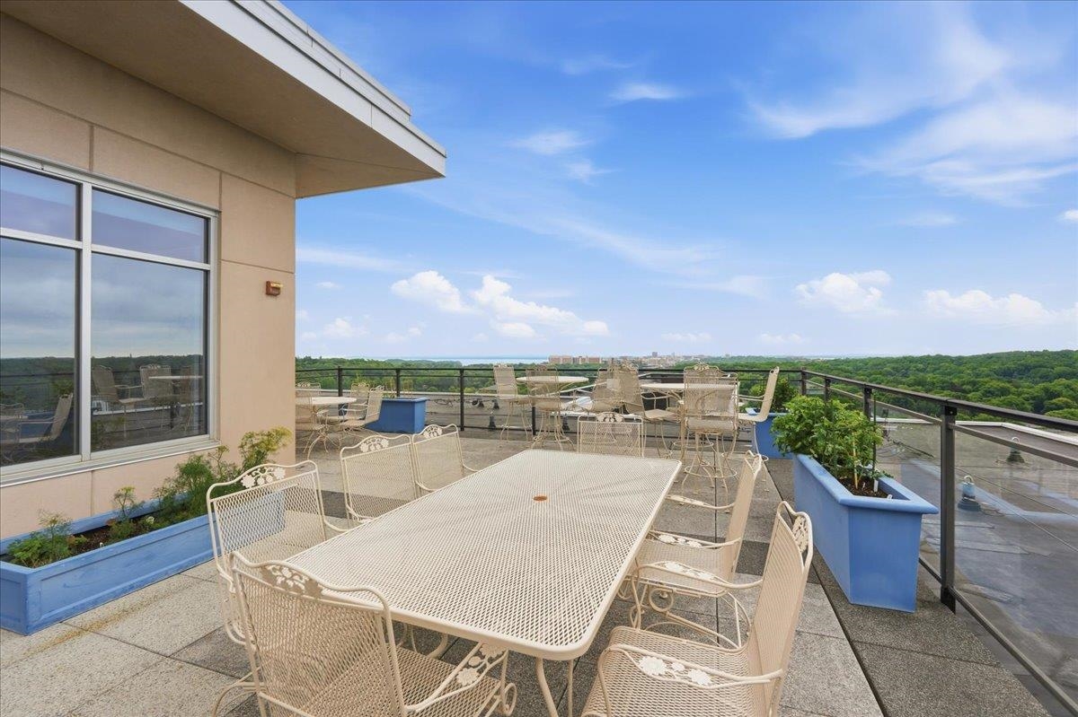 625 N Segoe Road 1100
