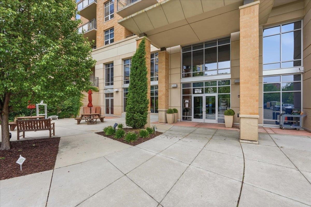 625 N Segoe Road 1100