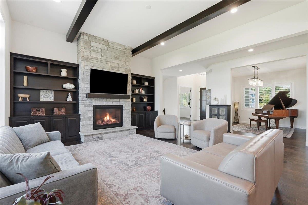 7616 Tumbledown Trail