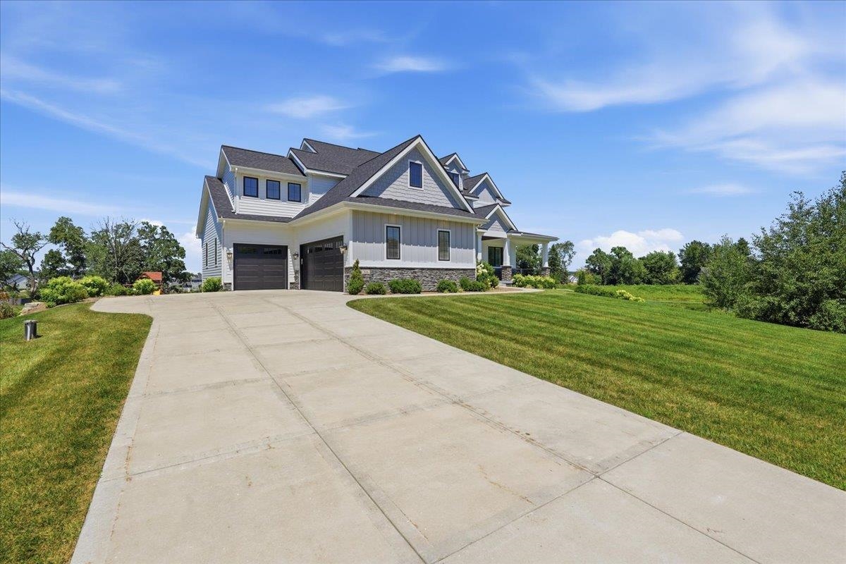 7616 Tumbledown Trail