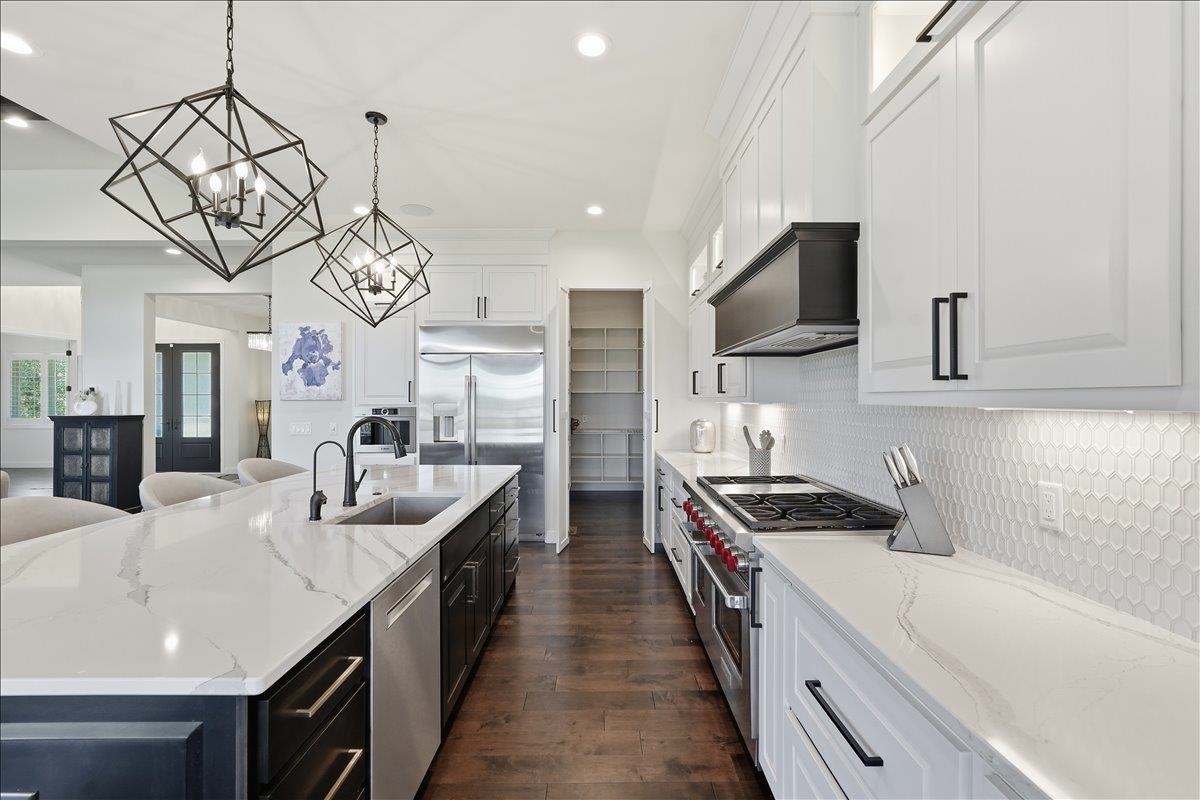 7616 Tumbledown Trail