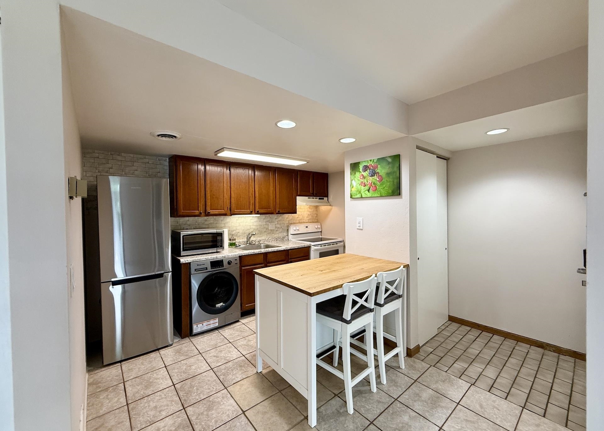 515 D'Onofrio Drive 1