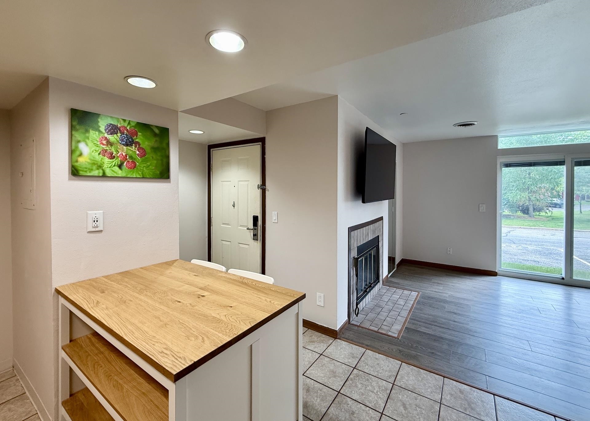 515 D'Onofrio Drive 1