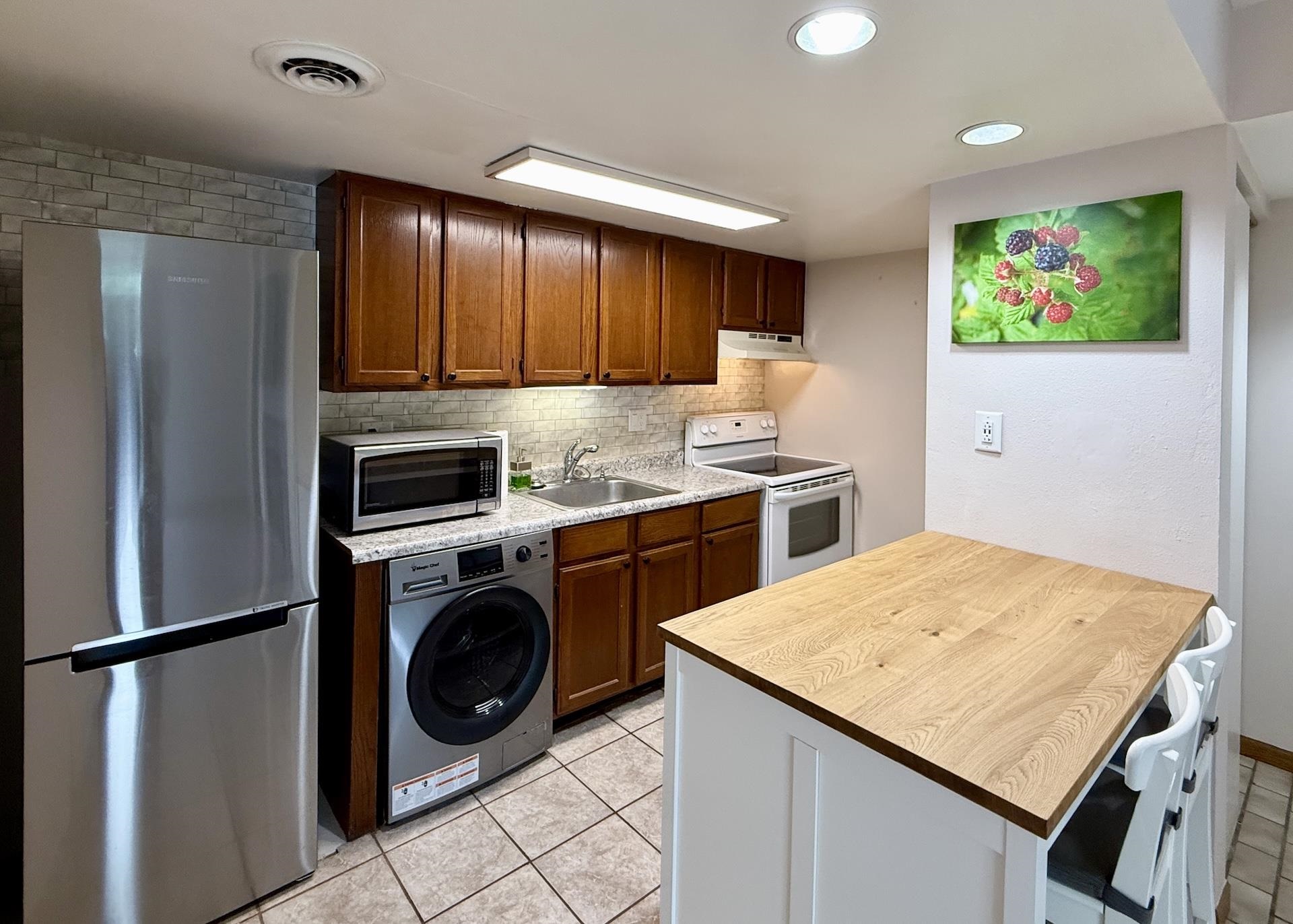 515 D'Onofrio Drive 1