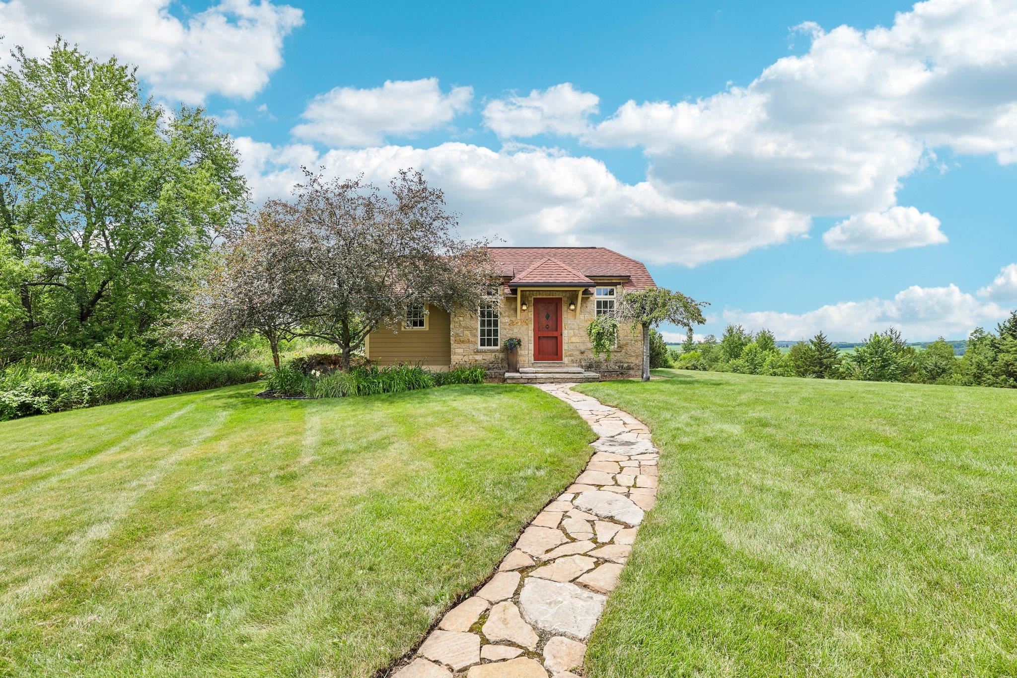 6837 Woodland Drive
