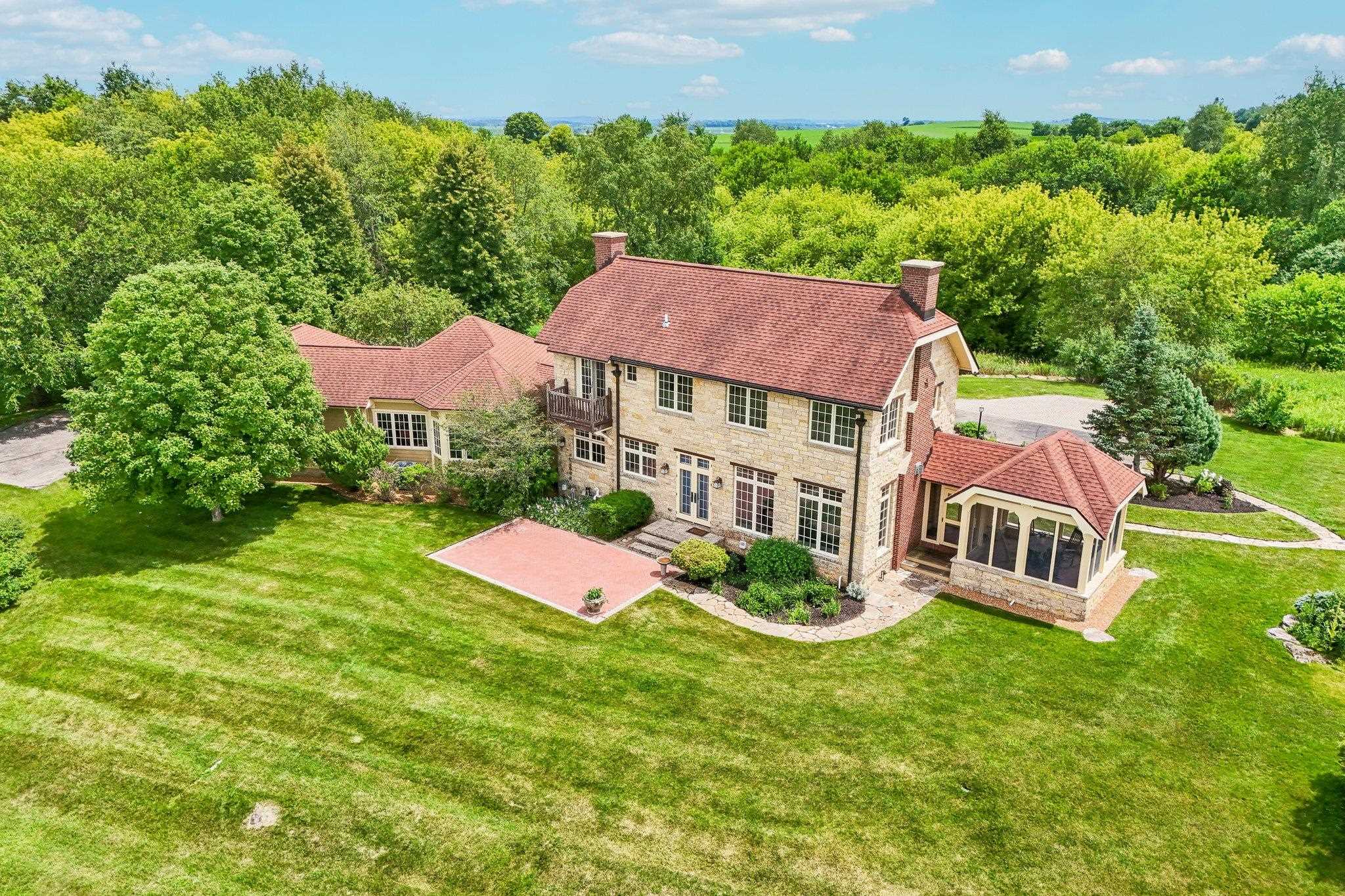 6837 Woodland Drive