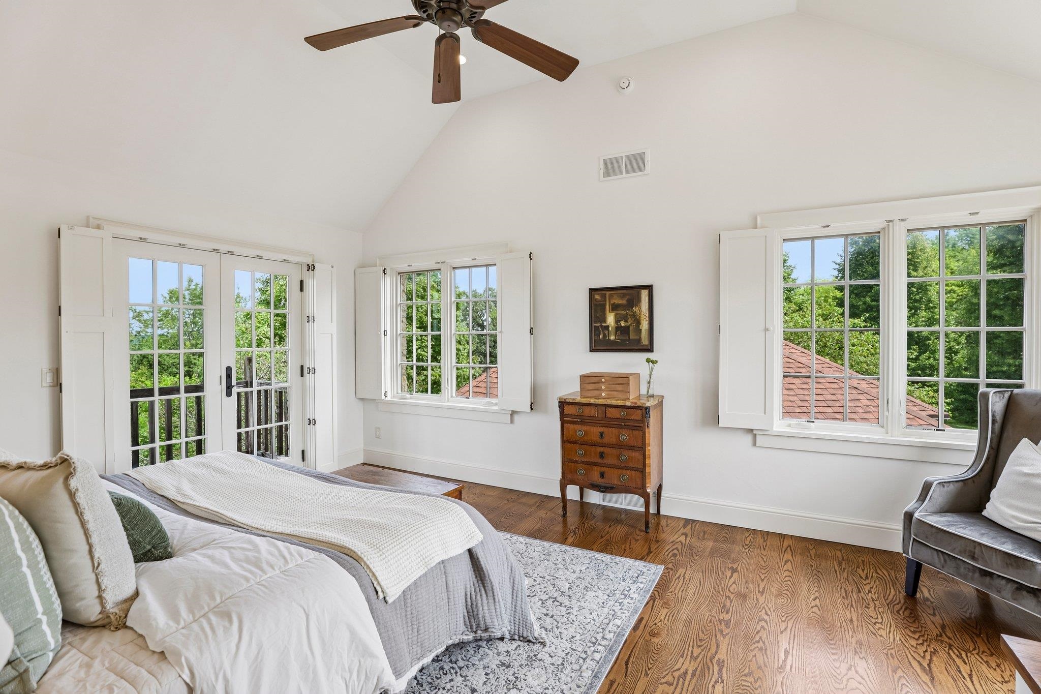 6837 Woodland Drive