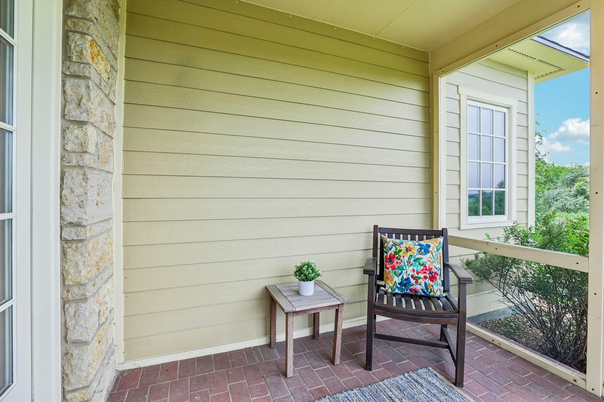 6837 Woodland Drive