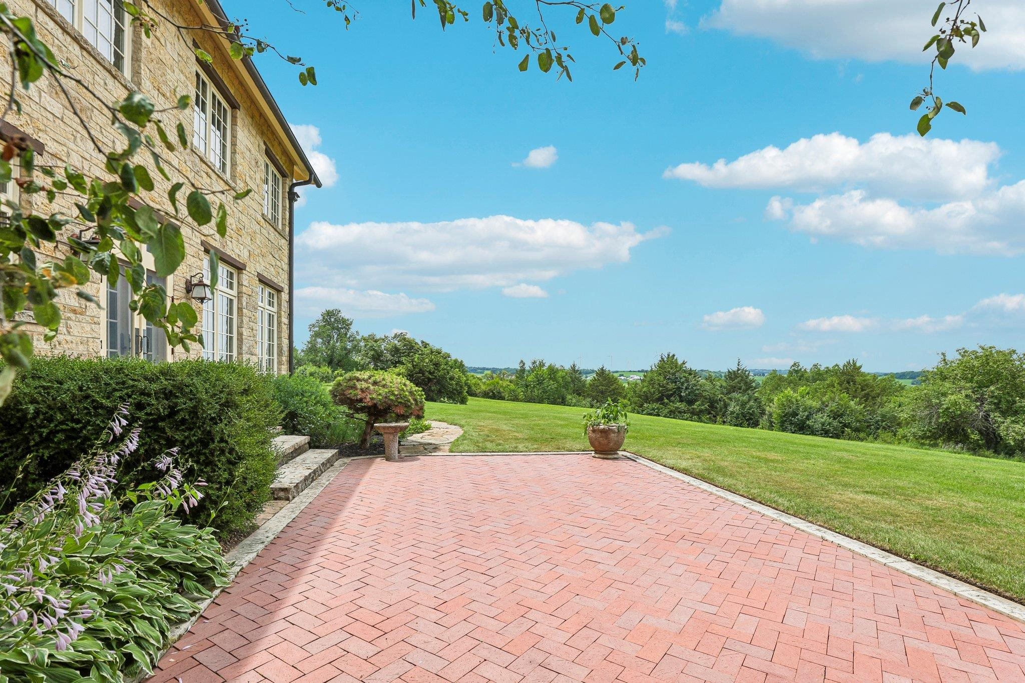 6837 Woodland Drive