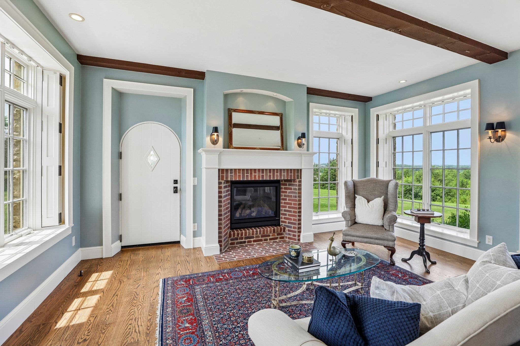 6837 Woodland Drive