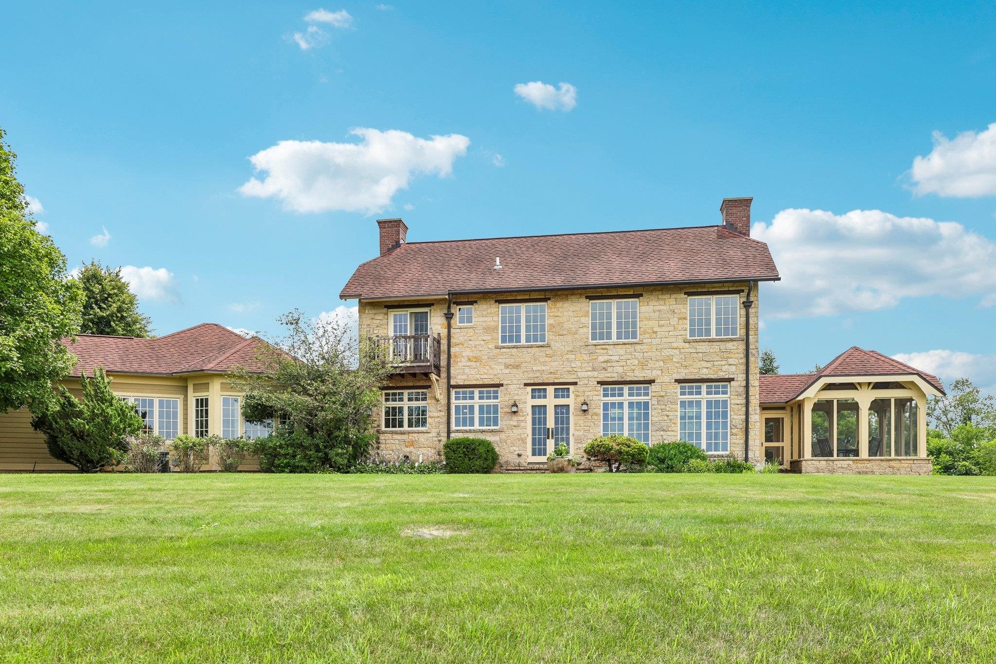 6837 Woodland Drive