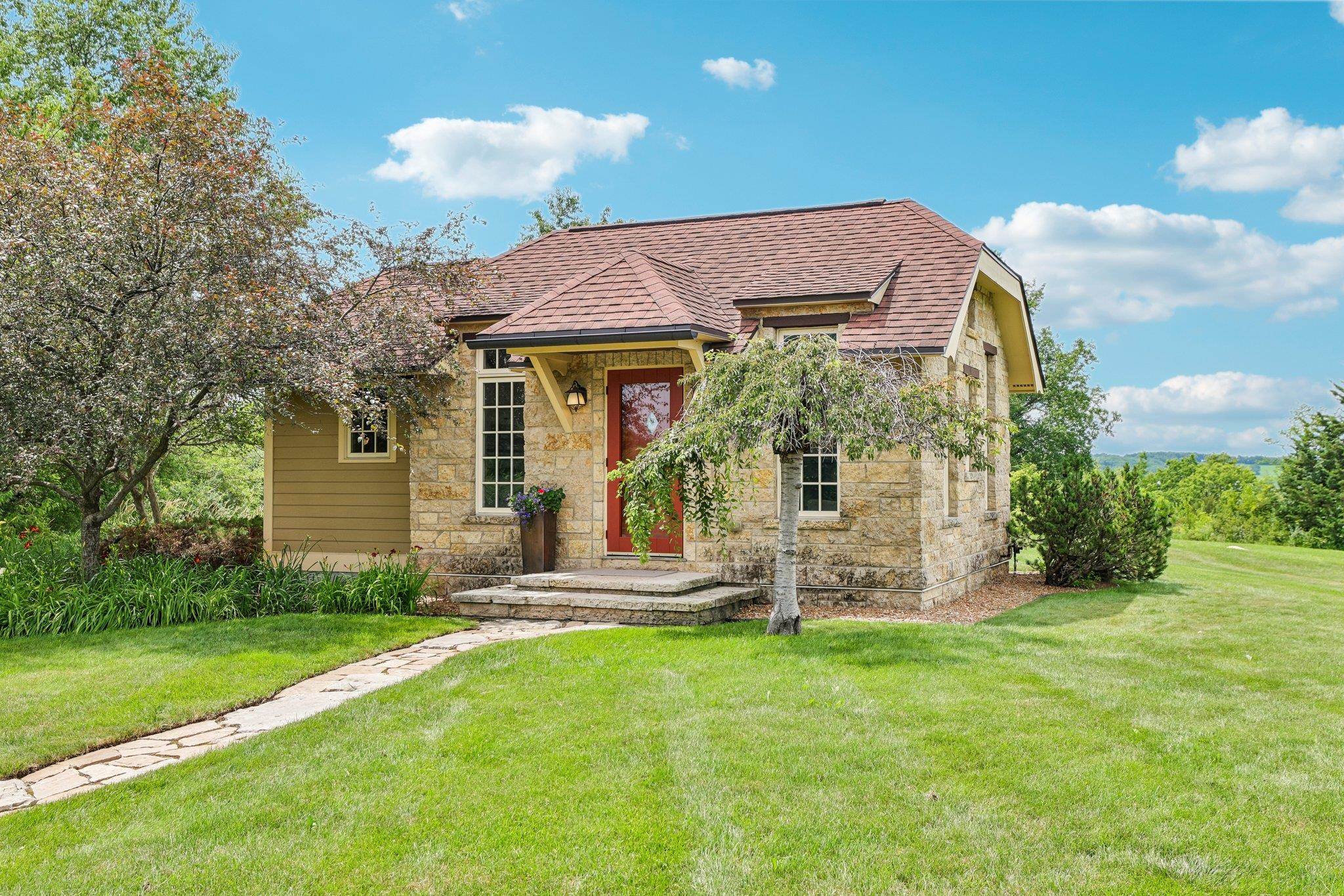 6837 Woodland Drive