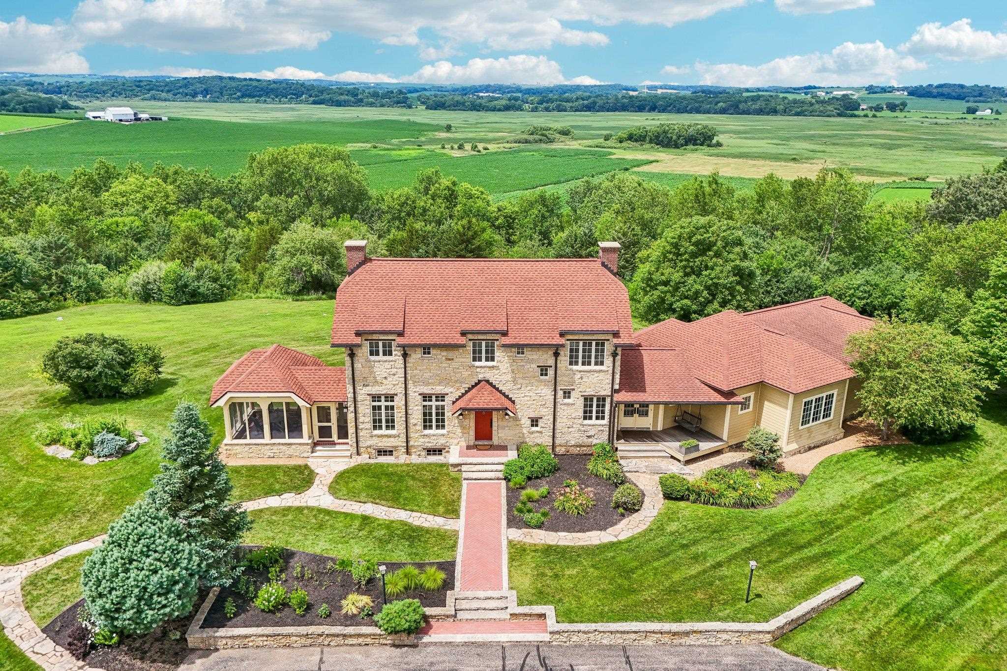 6837 Woodland Drive