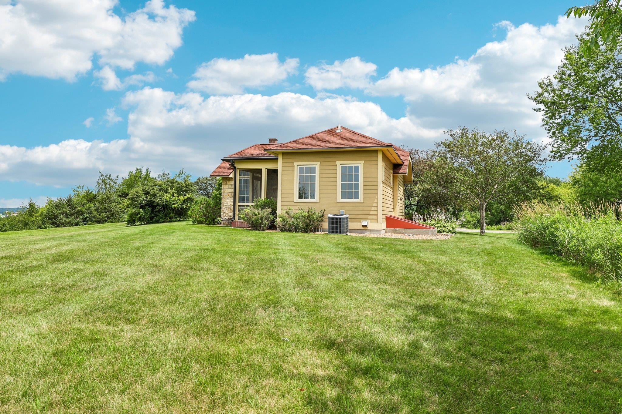 6837 Woodland Drive