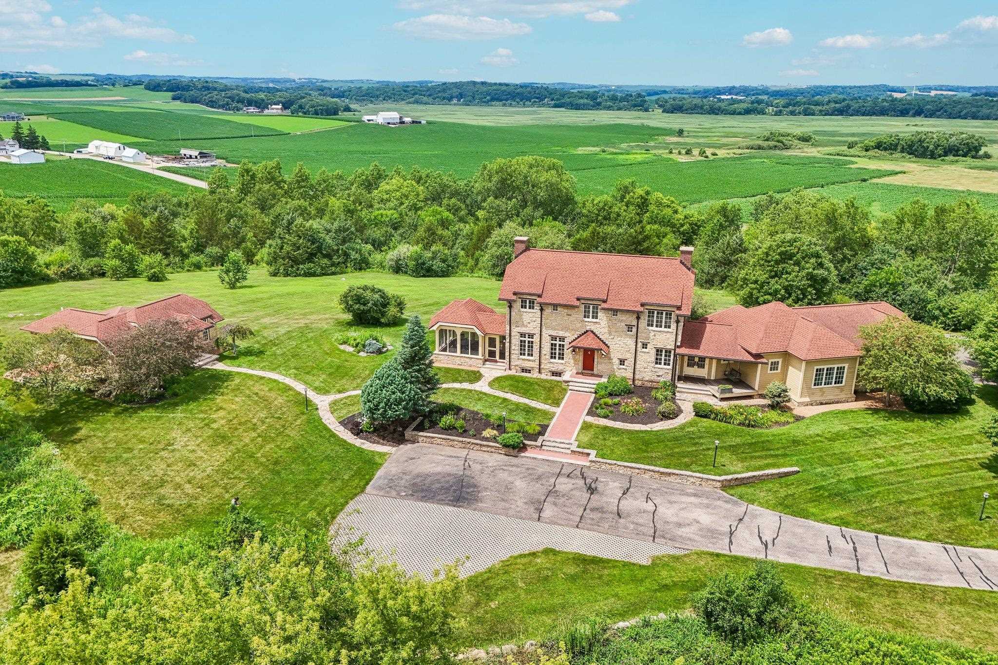 6837 Woodland Drive