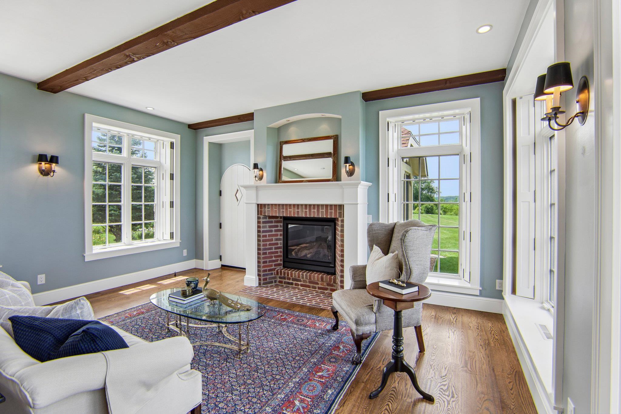 6837 Woodland Drive