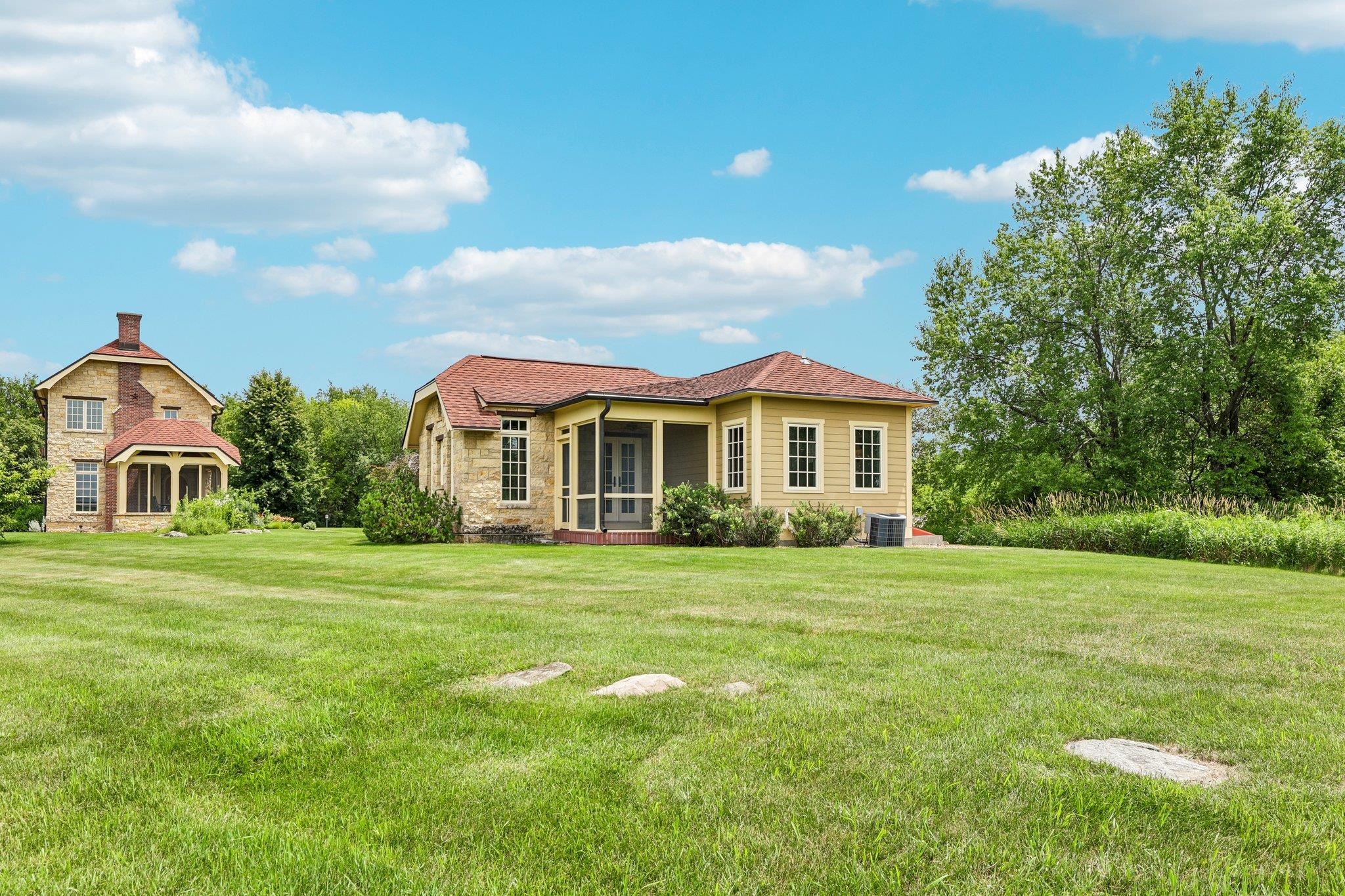 6837 Woodland Drive