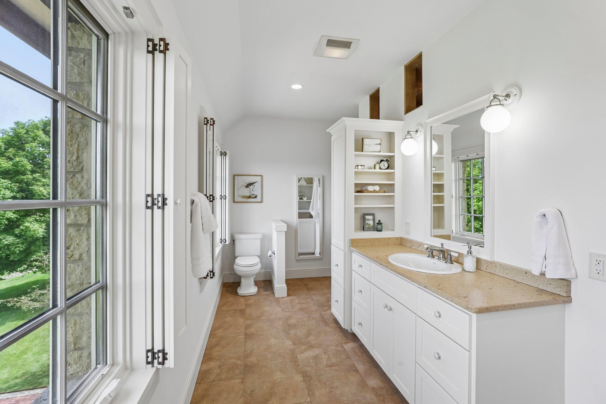 6837 Woodland Drive