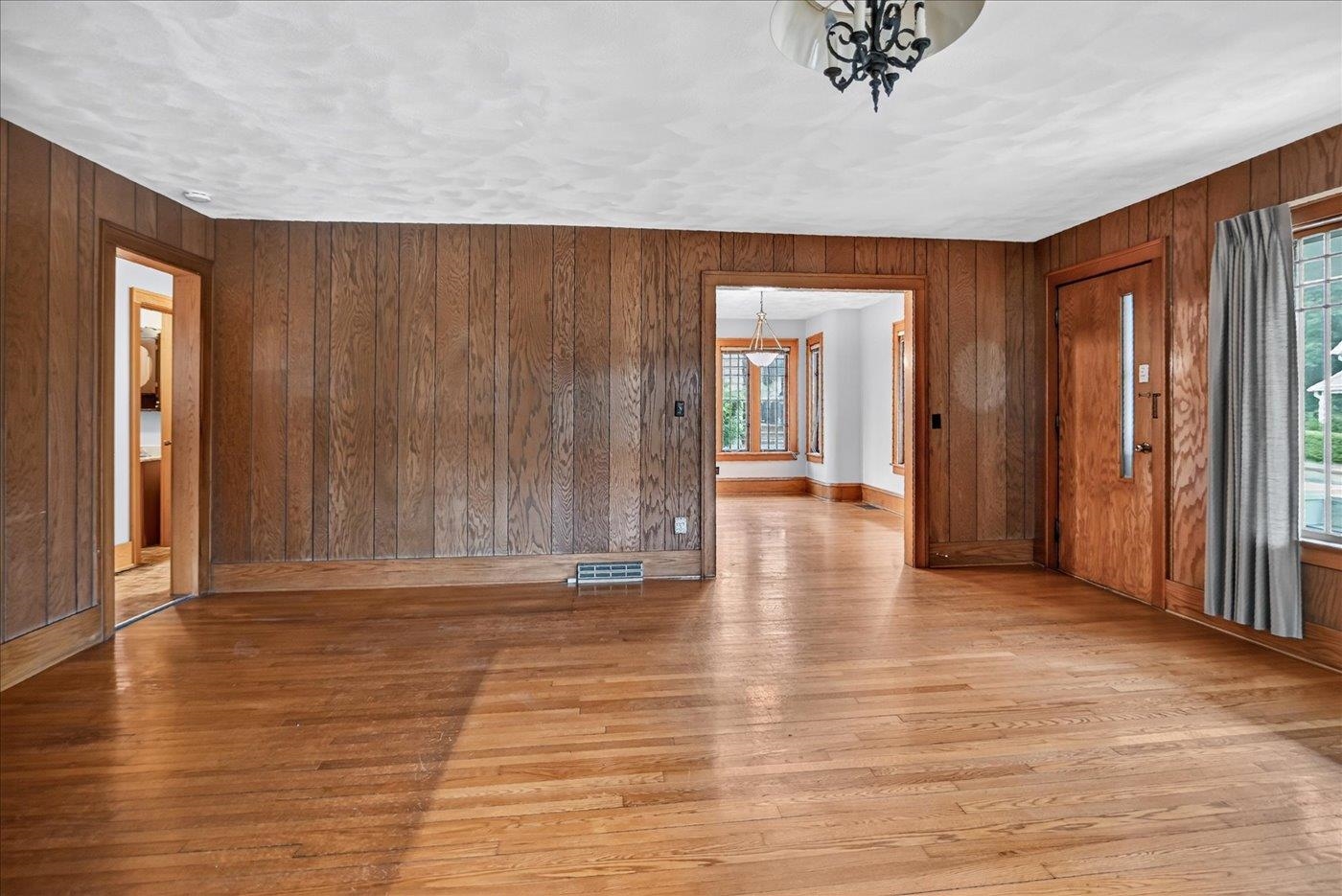 106 S 8th Street
